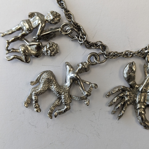 VTG SILVER TONE CHUNKY CHARM BRACELET - Picture 7 of 16